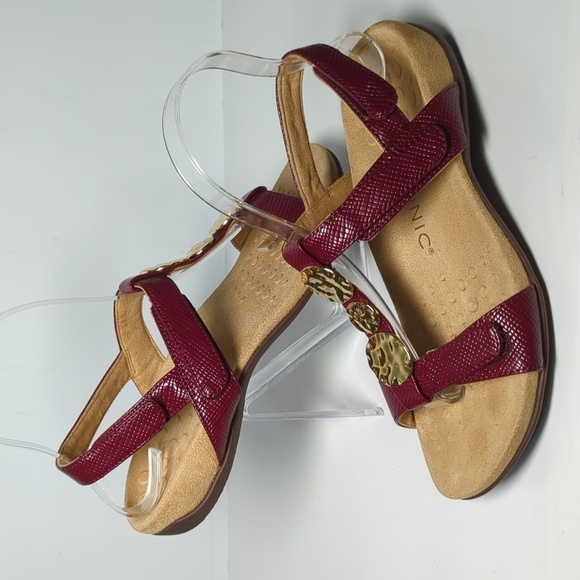 Vionic Farrah woven embossed burgundy sandals womans size 6.5 (wide) - Picture 7 of 16